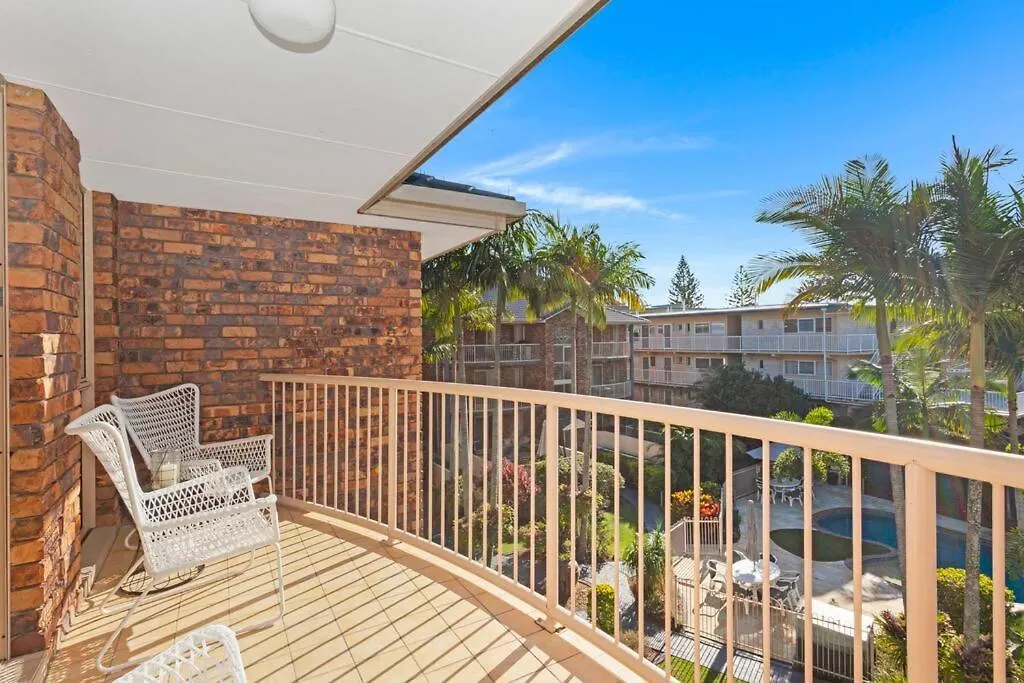 Burleigh Beach Apartment - Self Catering Gold Coast